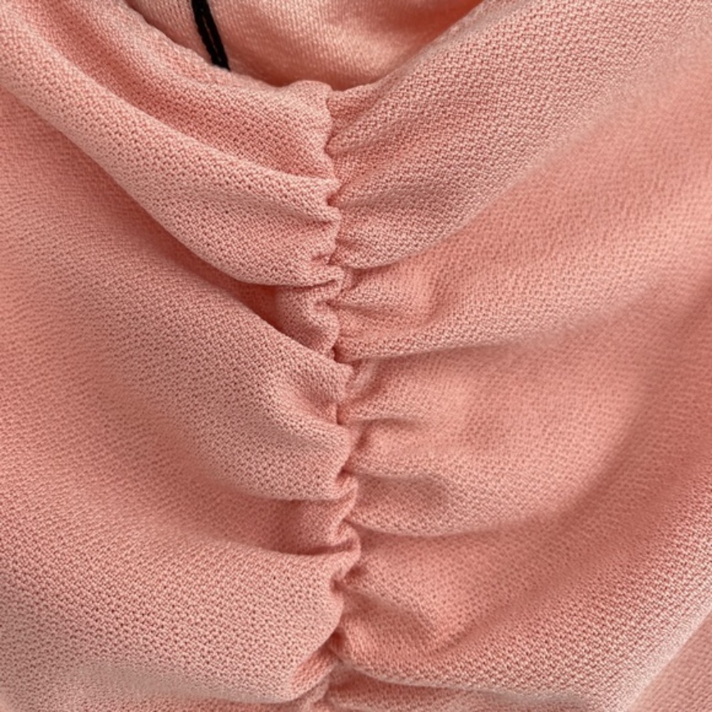 BOOHOO OFF THE SHOULDER RUFFLE ROSE CROP TOP. - Picture 6 of 8